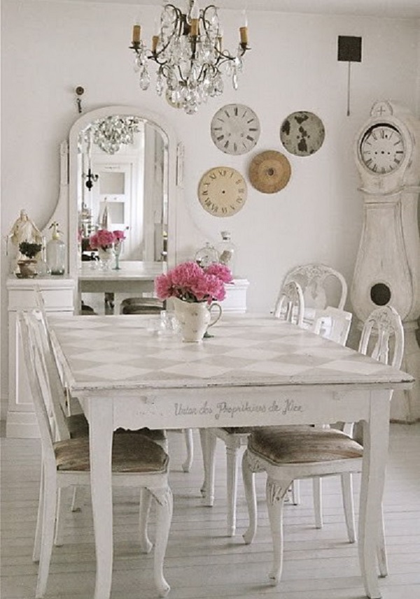 Bàn ăn - cách chọn vật liệu và trang trí